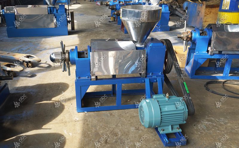 small flaxseed oil press machine at factory price